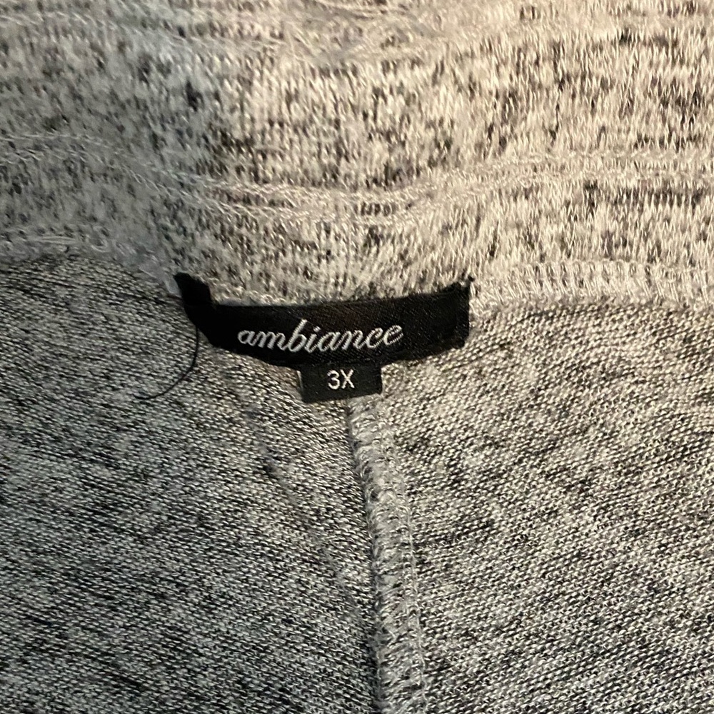 Joggers! 🏃🏻‍♀️ - Picture 3 of 3